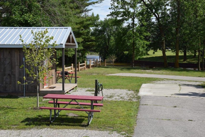 Campground Cabins for rent daily and weekly